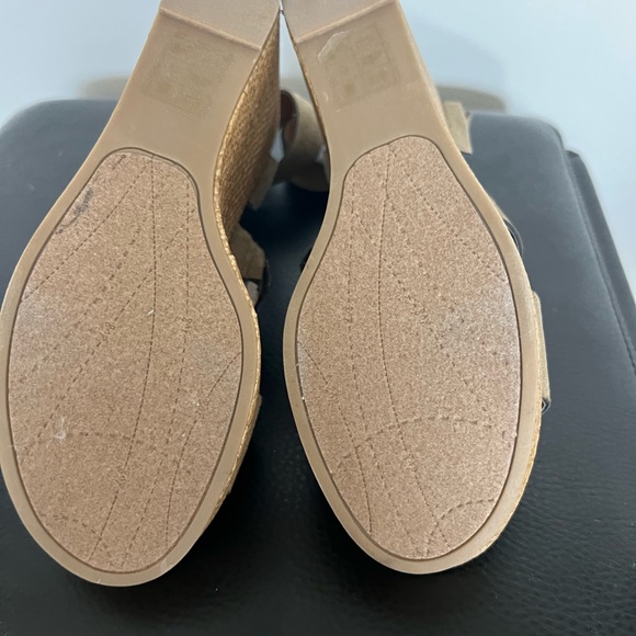 New! DV8 Dolce Vita Bevyn Olive Platform Wedge - Picture 5 of 8